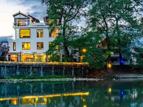Qianshanyue Fanxiao Homestay (Fanjing Matcha Town Branch)