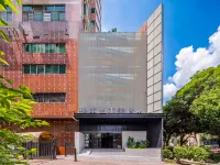 FENO ART RESIDENCE (Wanguo Outlets Jiangnanxi Subway Station) Hotels near Loft 345