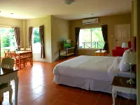Palazzo Pavone Gallery & Resort Hotels near Pete Maze