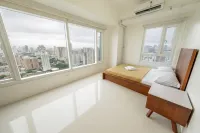 Grand View Tower by RedDoorz - 1-Star