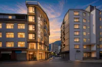 夜話巷子·Night Whisper Alley Inn 民宿（嵐皋佐龍路店） - 停車場