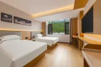 Shenglin Hotel - Mountain view