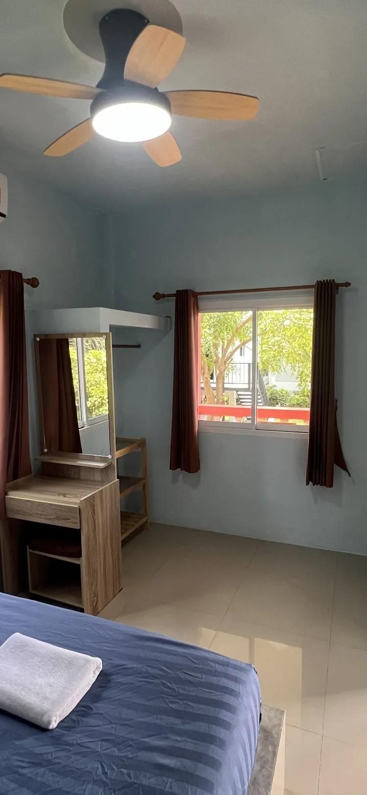 One Bedroom Bungalow W/ King Bed #4