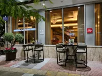 Savoy Hotel Hotel dekat Church of Saint Nicholas