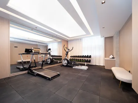 zhengzhouElong Hotel (Municipal Government Bishagang Subway Station Branch) Отели рядом с достопримечательностью «University for Science & Technology Zhengzhou»