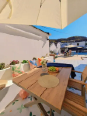 Flower on the pool Holiday Homestay