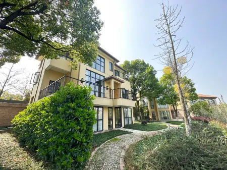 Huyun Mountain House Отели рядом с достопримечательностью «Yuantong Temple»