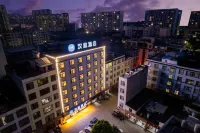 HanTing Hotel (Yiliang) Hotels near Yincui Canyon