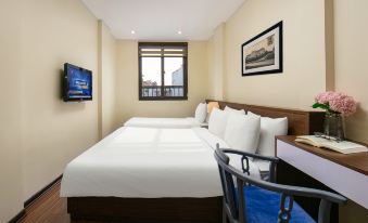 QUEEN CAFE HOTEL & PUB