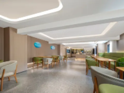 JI Hotel (Yueyang Dadao Bubugao Square)