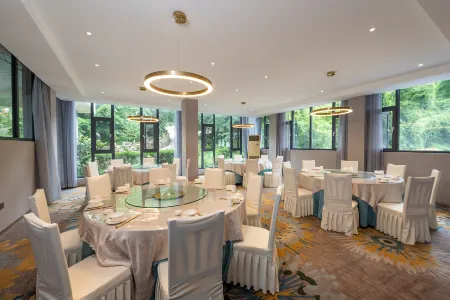 Elephant Trunk Hot Spring Resort