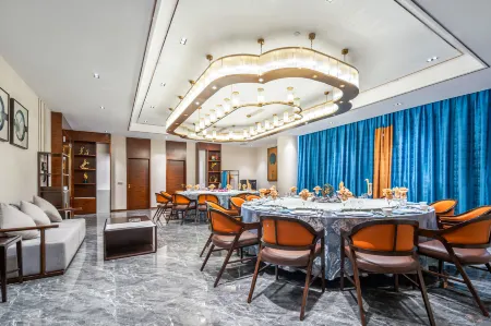 Inzone Garland Hotel