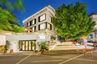 小山町·親子美宿（安吉雲上草原旅遊度假區店） 中國金錢松森林公園附近的飯店