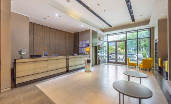 Homeinn Plus Hotel (Xining Railway Station Square)