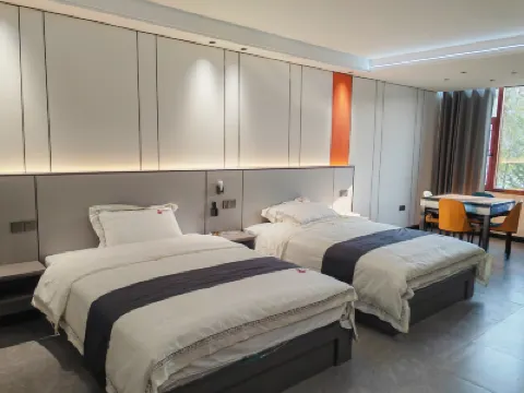 Baixin Hotel (Meishan Longgong Branch) Hotels near Meishan Dragon Palace