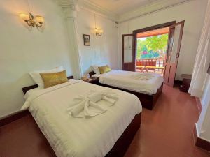 Khiri2 Guesthouse