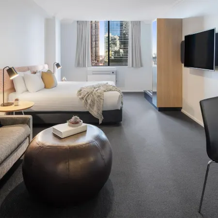 Oaks Perth Hotel