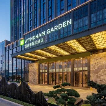 Wyndham Garden Hotel Chuxiong Haiyue Mandarin Отели в г. Чусион