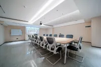 Xishuangbanna Jinghong Yunbo Juli Hotel (Gaozhuang Star Night Market)