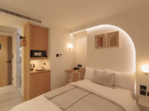 كوريدور2407 هوتل Hotels near وات فرا تشيتوفون ويمون مانجكلارام (وات فو)