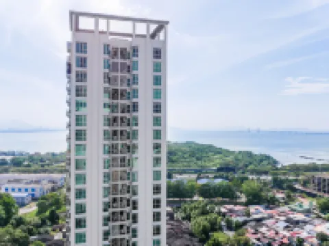 Straits Garden Hotel Deluxe Suites Hotels near Karpal Singh Drive