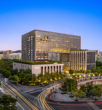 New World Guangzhou Hotel Отели рядом с достопримечательностью «Chentian Garden»