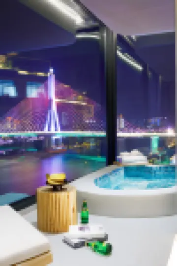 西雙版納景洪雲瀾夕上·高空江景設計酒店（告莊西雙景星光夜市店）