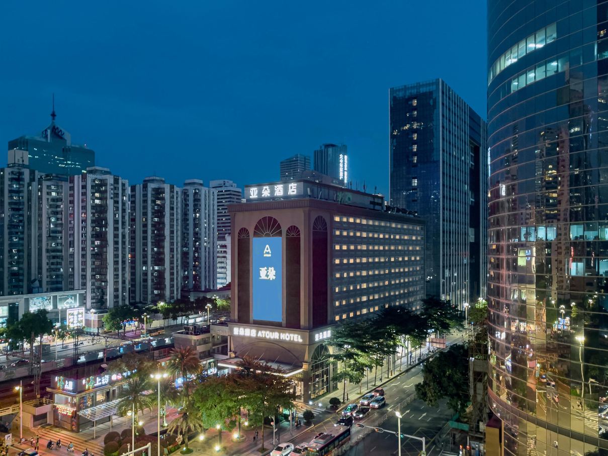 深圳羅湖口岸萬象城亞朵酒店