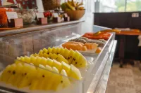 My BanLao Hotel - servizio colazione