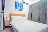 Phnom Penh Infinity Pool Down to $25/N - M Residence - balcony