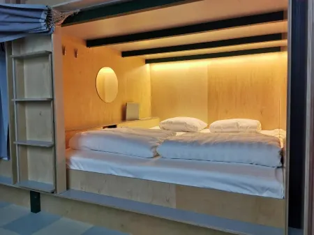 Green Marmot Capsule Hotel Zürich