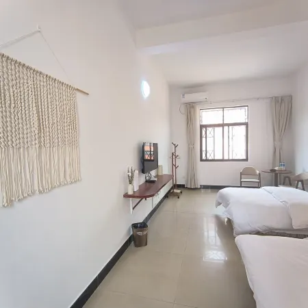 Ximeng Qilong Hotel