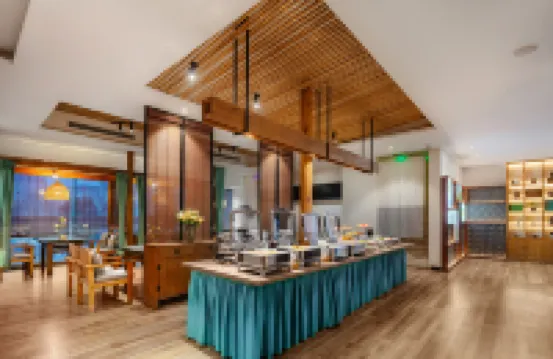 Zhengzhou  Aishang Hotel ( CBD Convention and Exhibition Center East Shilipu Subway Station)