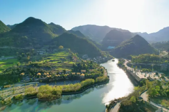 Zhensu·Shanyin Wild Luxury Hot Spring Resort Bed and Breakfast