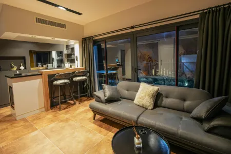 Ramitos Hotel Отели рядом с достопримечательностью «Пляж Ичмелера»