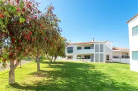 BnB Homes Luxurious Apartment with 2 Bedrooms, Swimming Pool & Patio Hotel di Albufeira