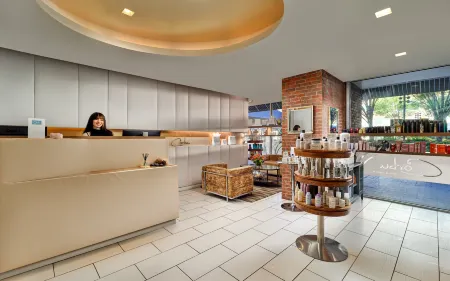 The Charles Hotel Harvard Square Отели рядом с достопримечательностью «Kendall Square»