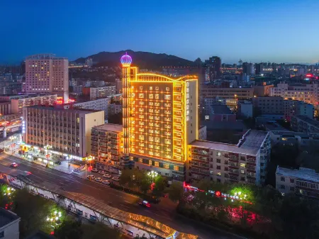 HuanJu Hotel by Bestow Отели рядом с достопримечательностью «Xinjiang Institute of Engineering»
