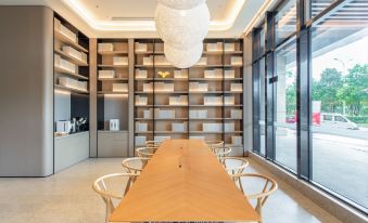 Quan JI hotel (Zhu Hai Station Bao long mall  )