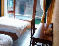 Seven living in the clouds and water Hotels in Hebi