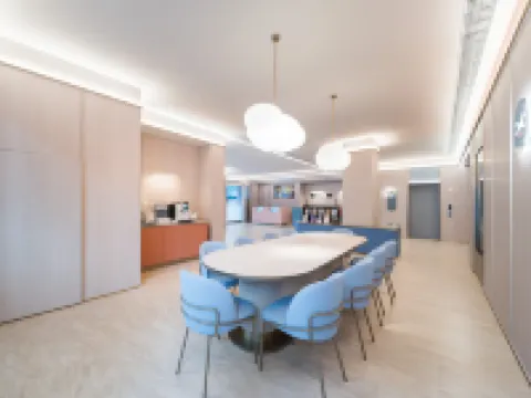 HanTing Hotel (Xiangyang Gucheng Yufeng Century Plaza) Hotels in Gucheng