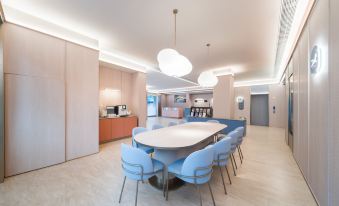 HanTing Hotel (Xiangyang Gucheng Yufeng Shijiguangchang)