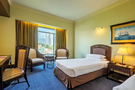 Waterfront Cebu City Hotel & Casino Отели рядом с достопримечательностью «Naukban Blue Lagoon»