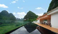 Miao Zai Shan Ye resort hotel (Yangshuo Yulong River Qian Gu Qing Branch)
