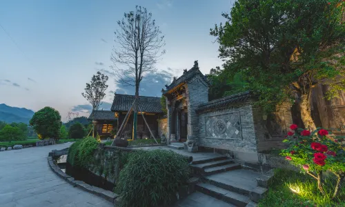 Qujia Courtyard Guesthouse