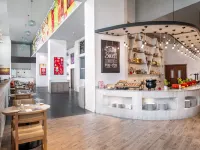 ايبيس ستايلز دراغون مارت Hotels near العوير