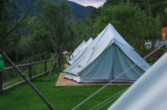 又見山·黑裏河森林リゾート民宿