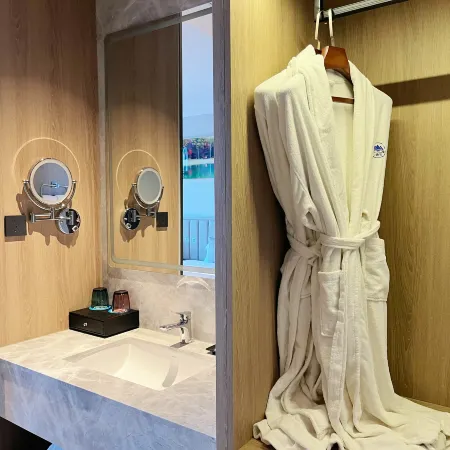 Wanda Ruijing Hannashan Hot Spring Hotel