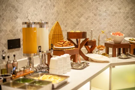 Zunyi Xiyao Hotel (Zunyi Conference Site) Отели рядом с достопримечательностью «Zunyi Museum»