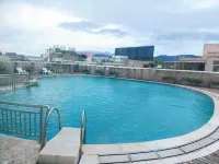 Dragon City International Hotel - Rooftop Pools